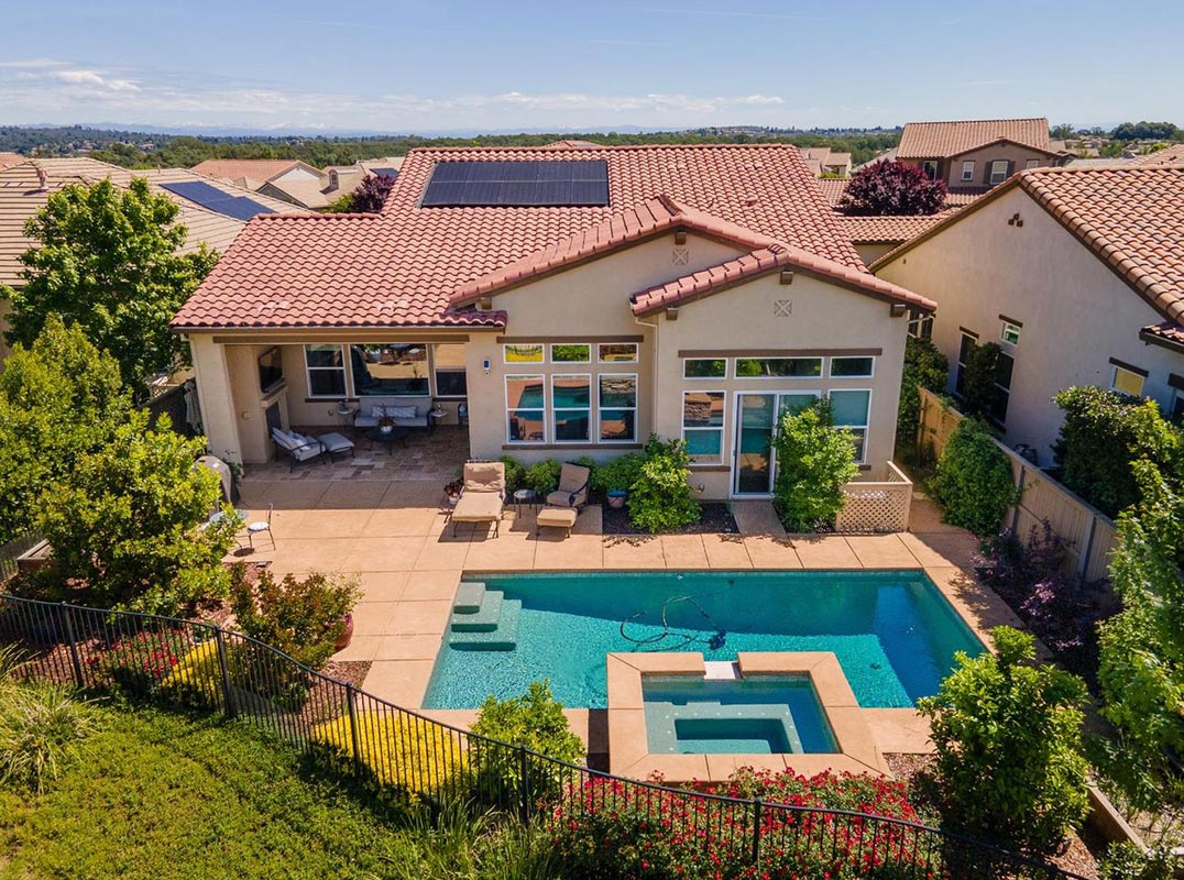 Sweeping Fairway And Golf Course Views