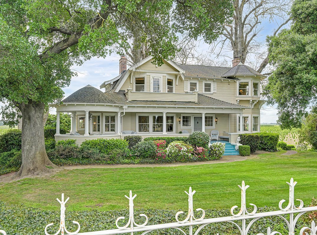 Sweeping River Views And Private Boat Dock