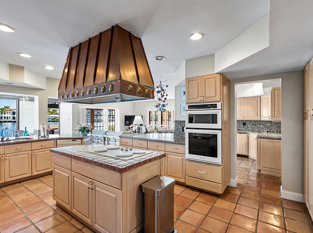 Incredible Sunrise Key Point Estate