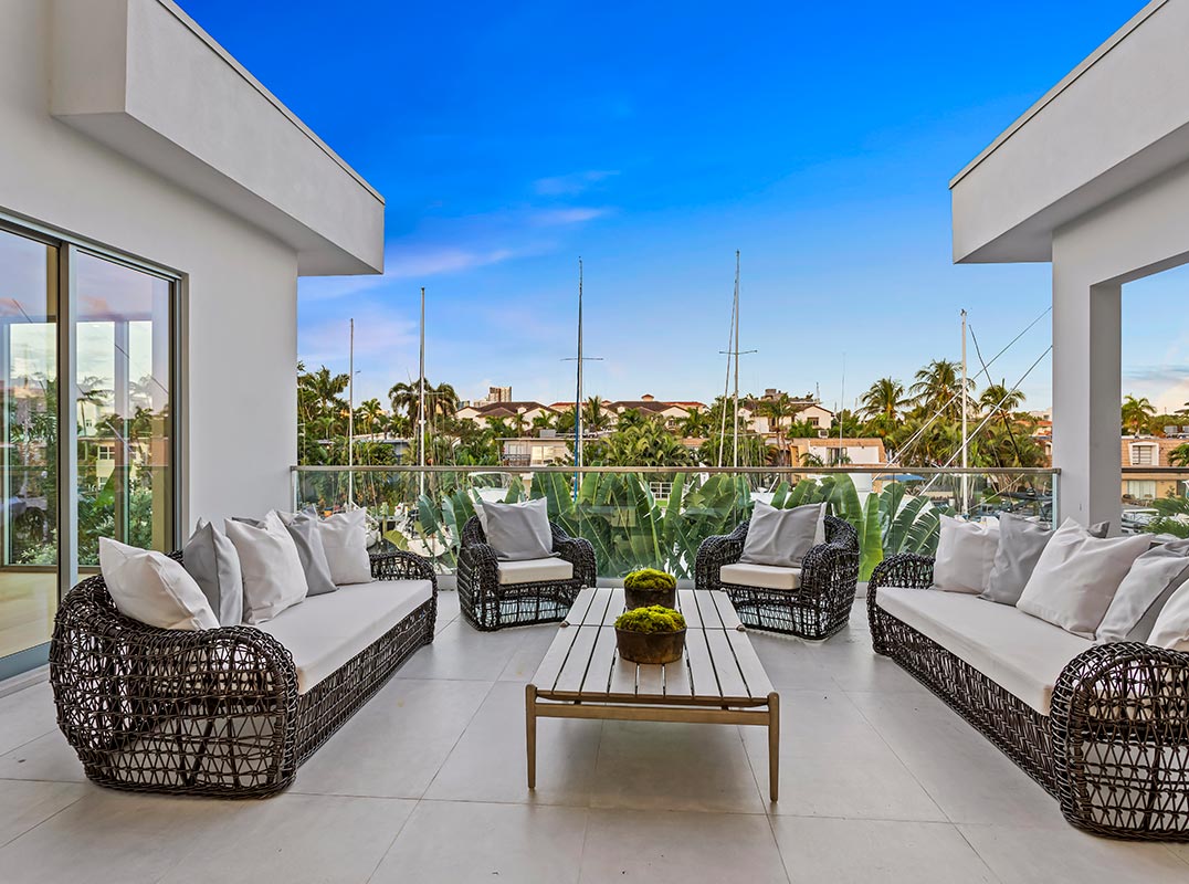 Las Olas Ultra Modern Estate