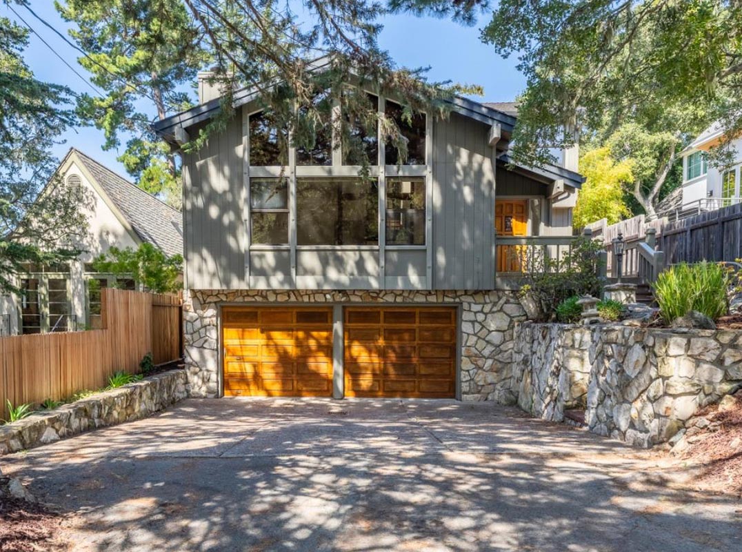 Close to Downtown and the Beach in Carmel-by-the-Sea