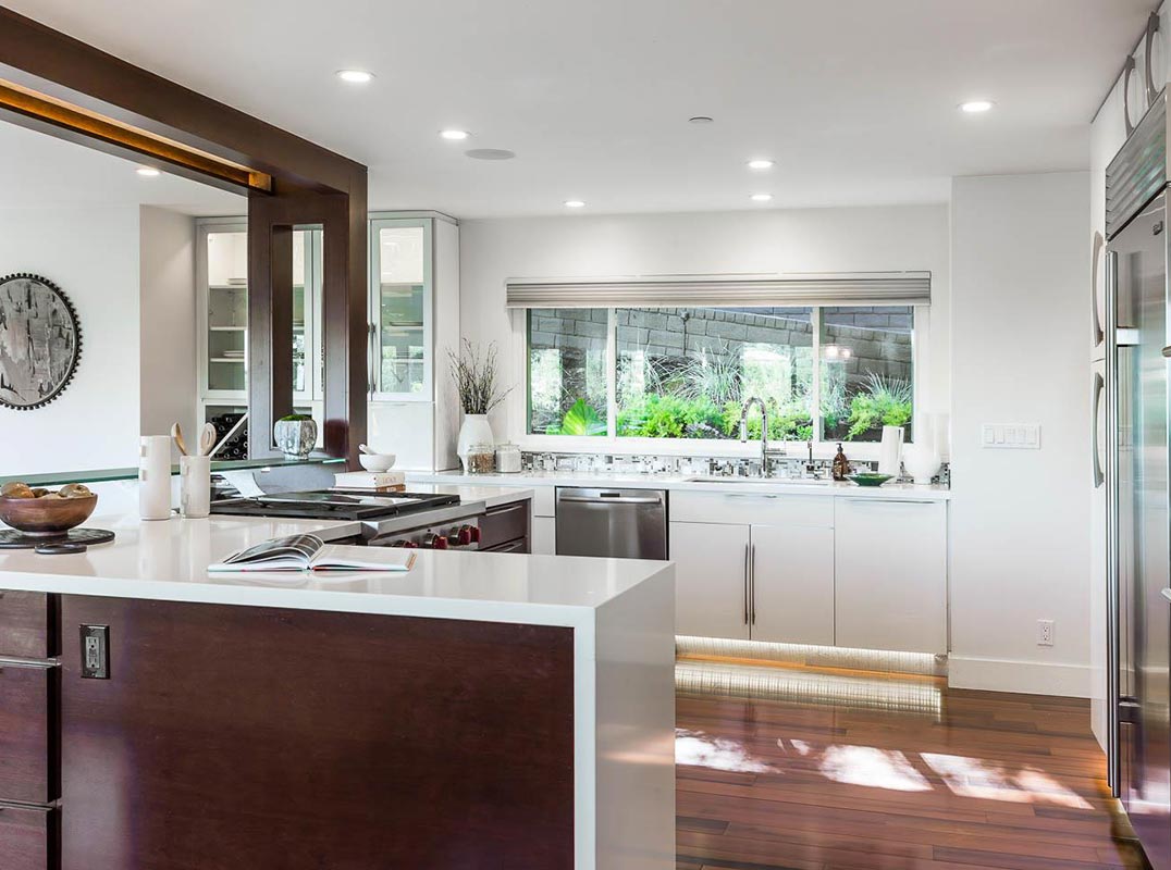 Panoramic Luxury Overlooking San Francisco & the Bay Bridge