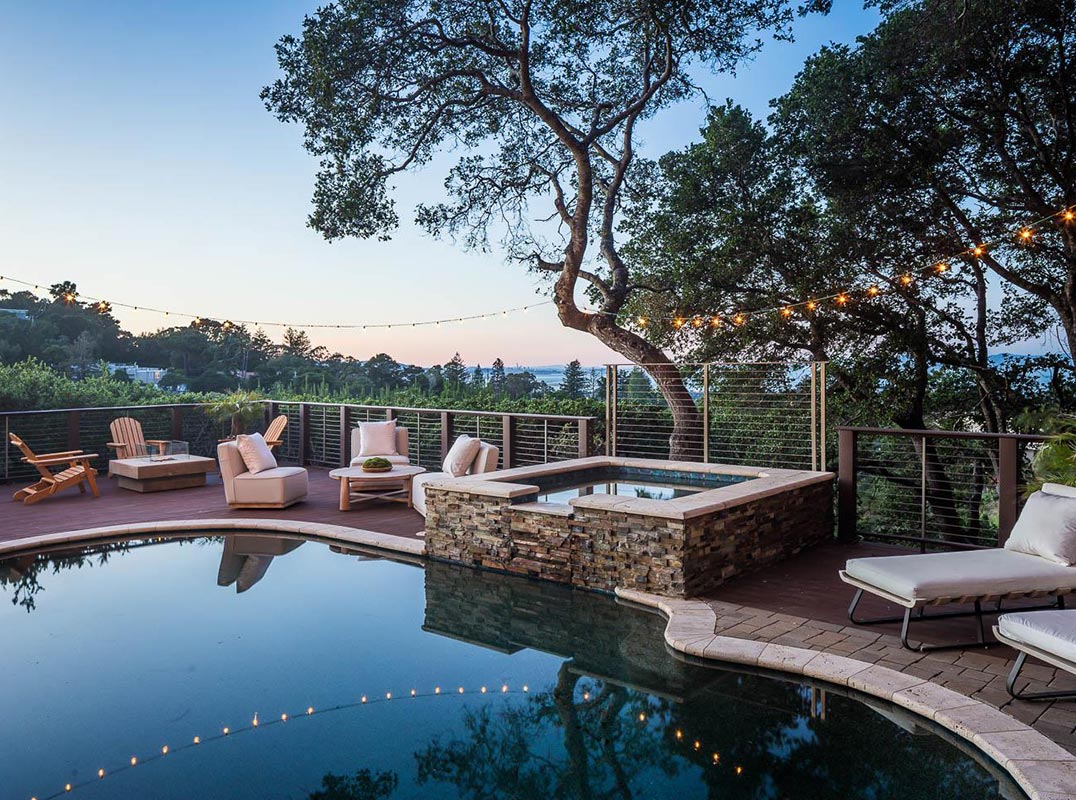 Panoramic Luxury Overlooking San Francisco & the Bay Bridge