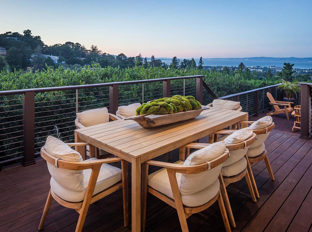 Panoramic Luxury Overlooking San Francisco & the Bay Bridge
