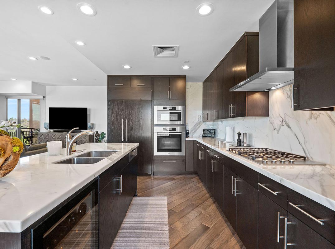 Chic Two-Bedroom Residence At The Broadway