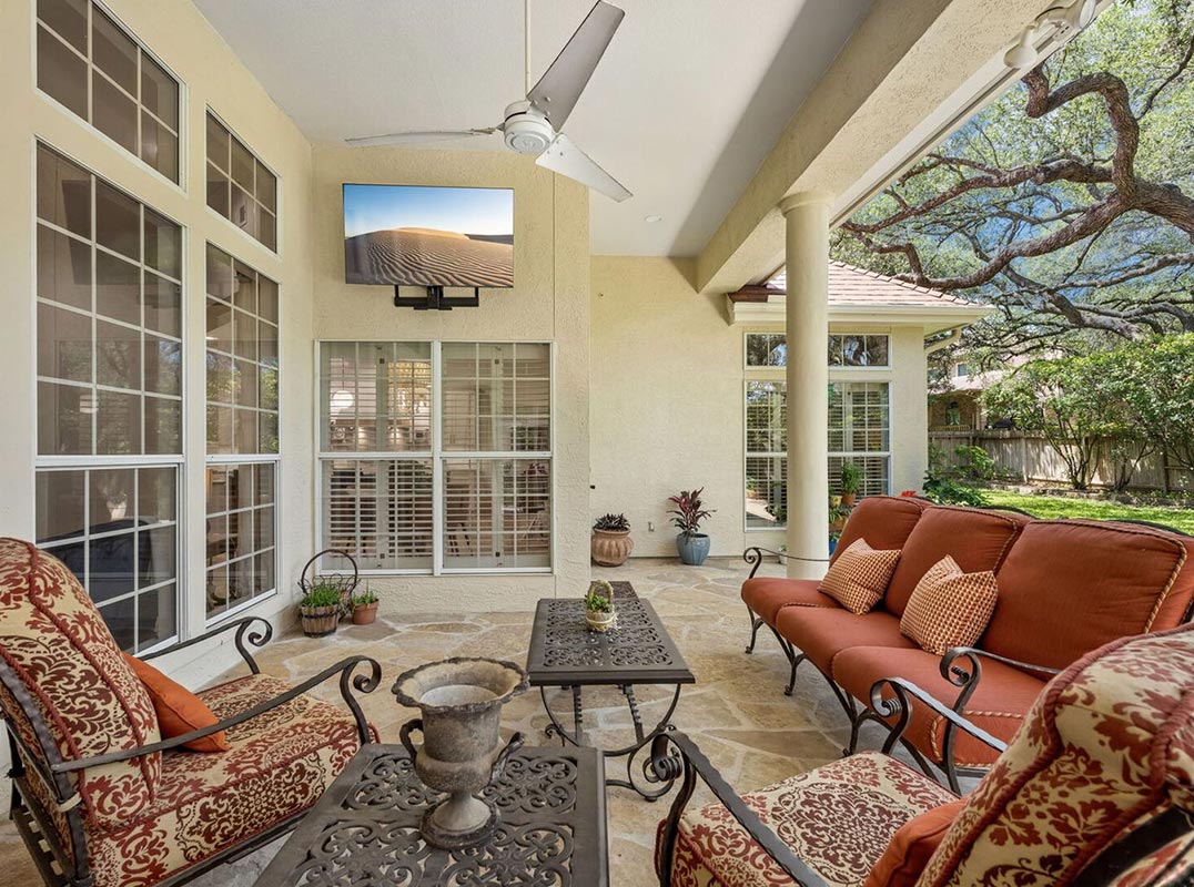 Rare, Inwood One-Story Home