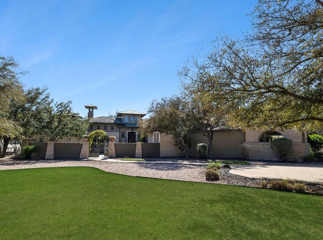 Luxury Living with Unmatched Views
