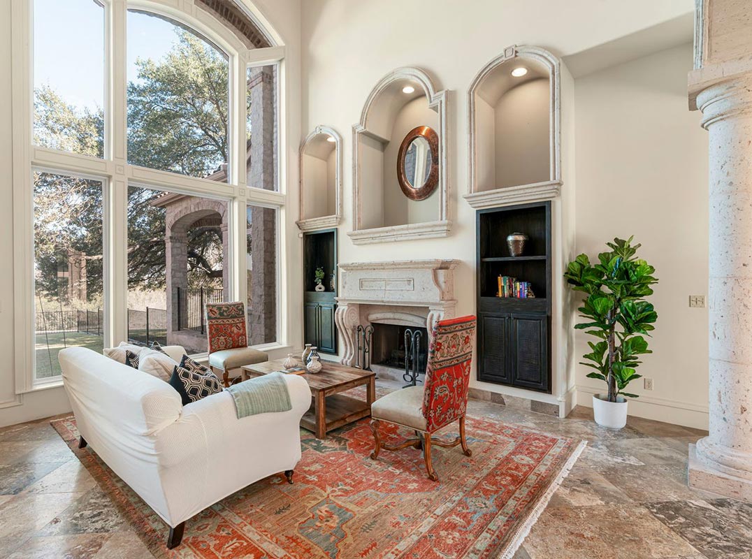 View-Forward Lake Travis Retreat