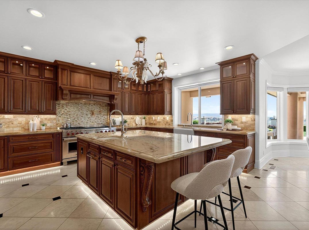 Blackhawk's Summit Estate