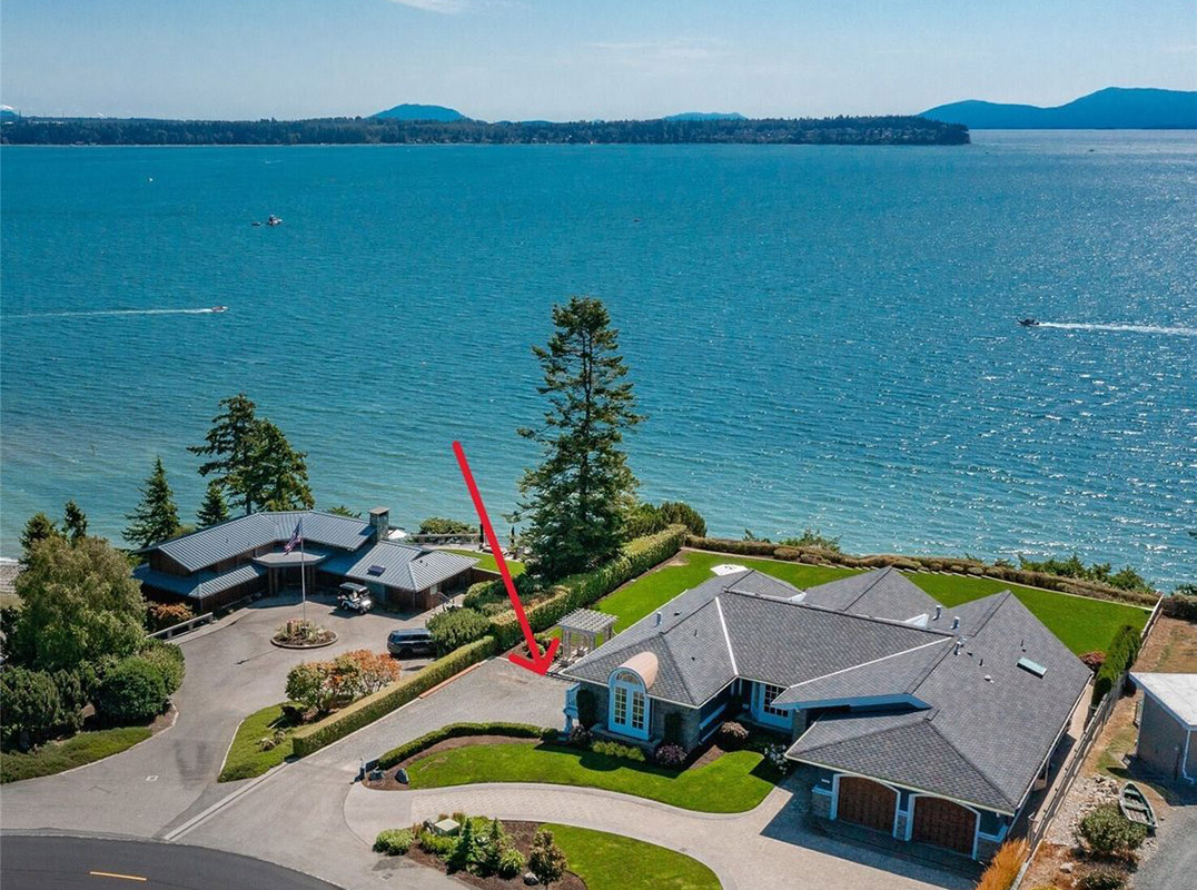 Extraordinary Waterfront Estate