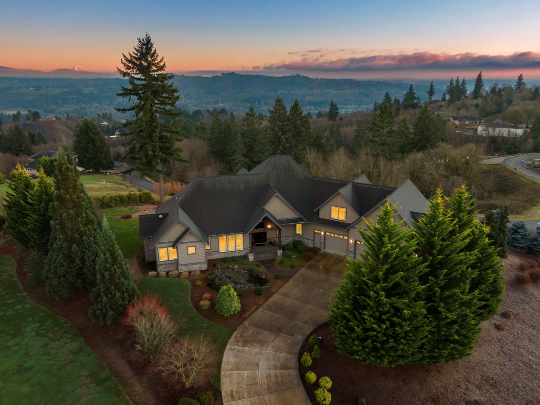 LUXURY MOUNTAIN RETREAT WITH UNMATCHED VIEWS