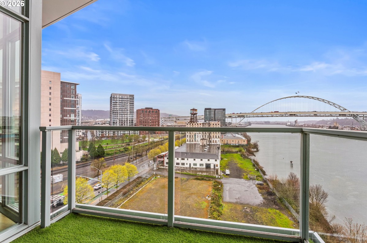 Top-floor Penthouse at Waterfront Pearl