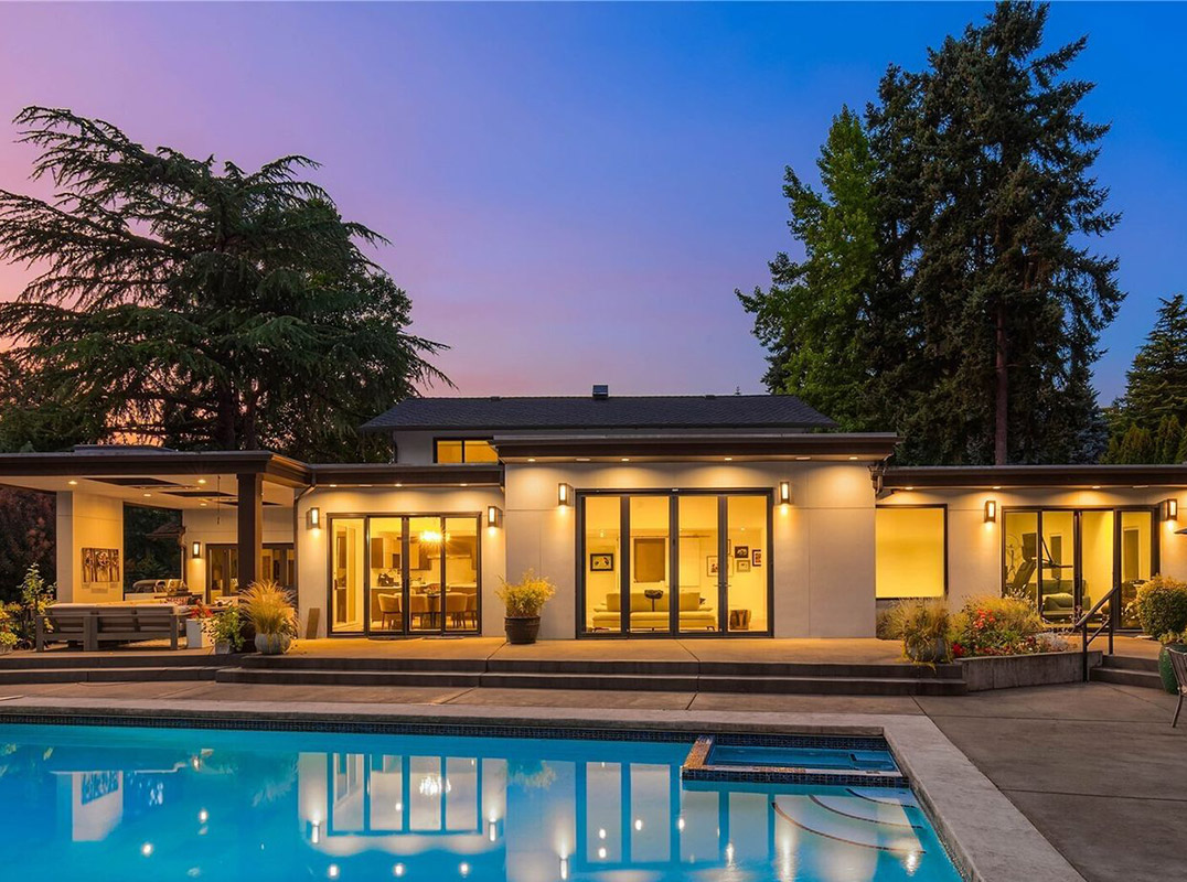 Private Clyde Hill Retreat