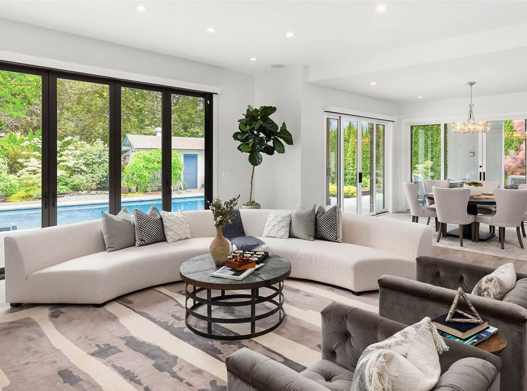 Private Clyde Hill Retreat