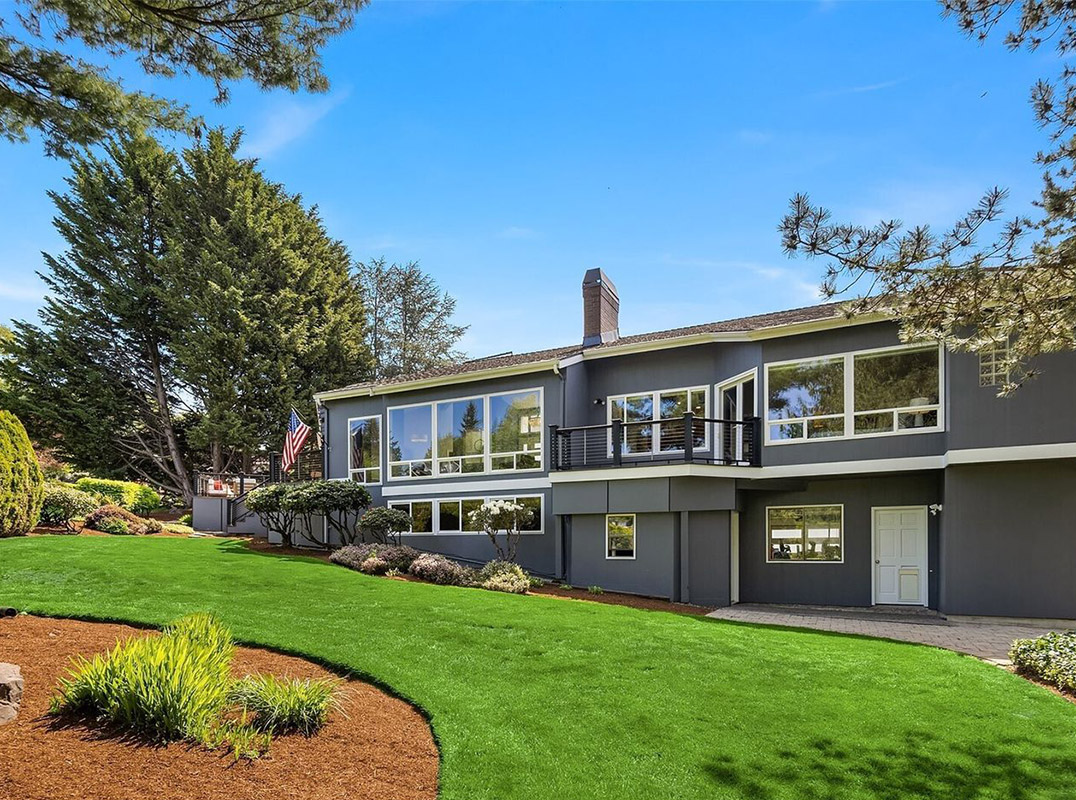 Striking Contemporary Residence