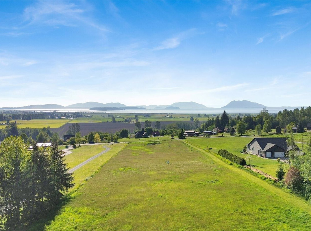 Last Available Parcel on Island View Way