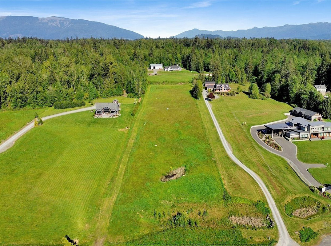 Last Available Parcel on Island View Way
