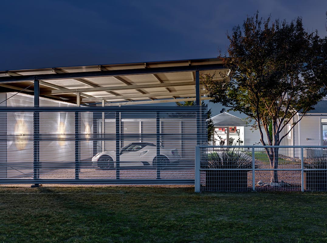 Architectural Retreat Set Beneath Wide North Texas Skies