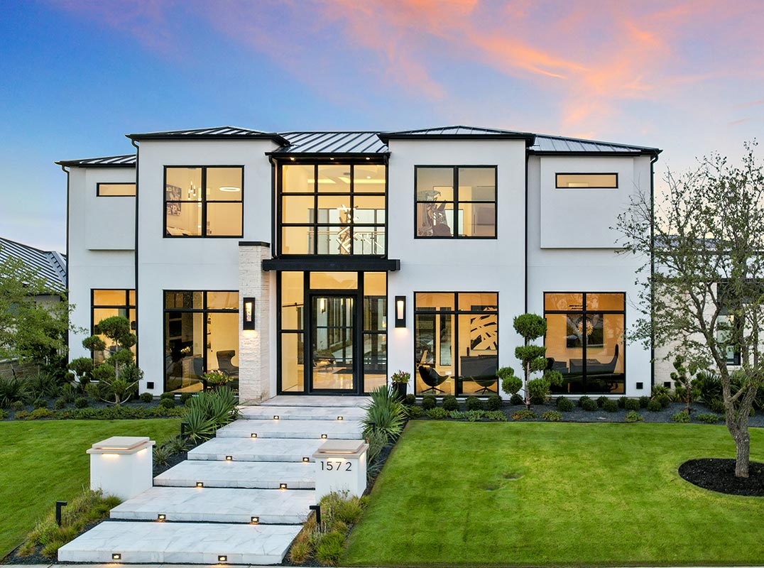 The Quintessential Modern Home In The Hills Of Kingswood
