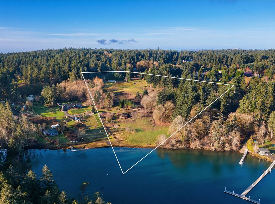 Rare Waterfront Opportunity