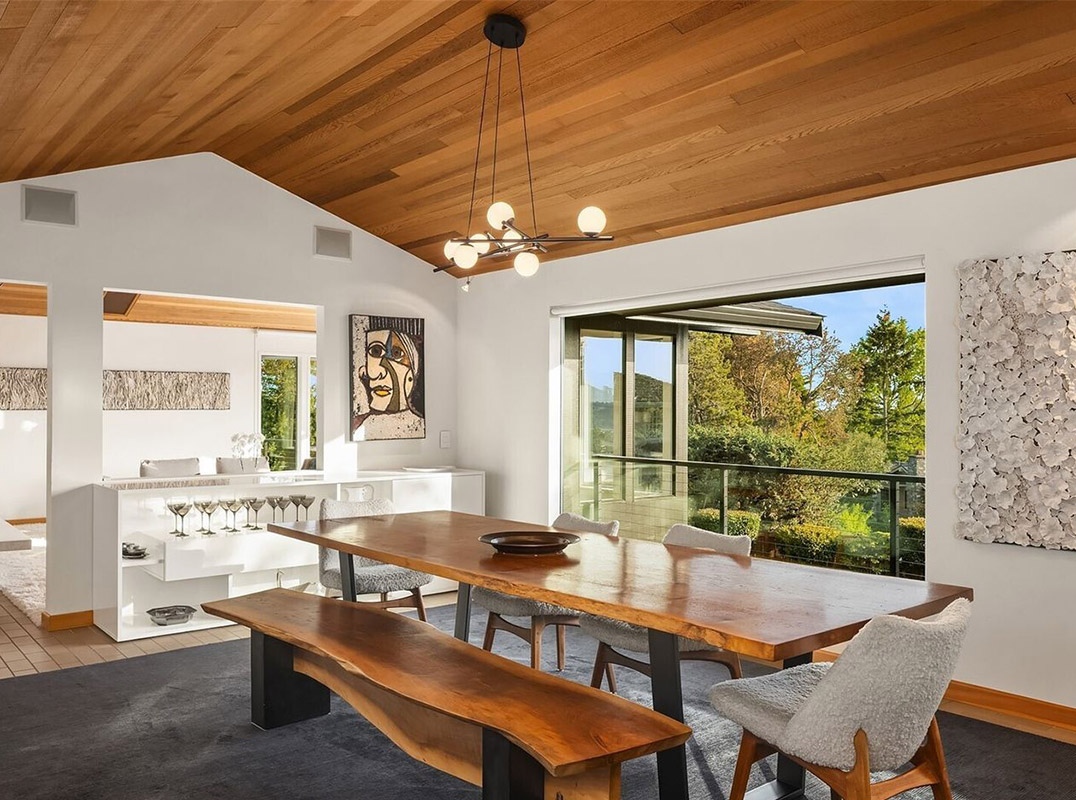 Exceptional Mid-Century Modern