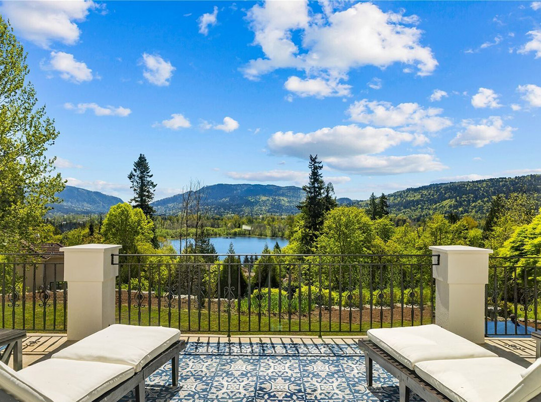 Beautiful Sammamish Residence