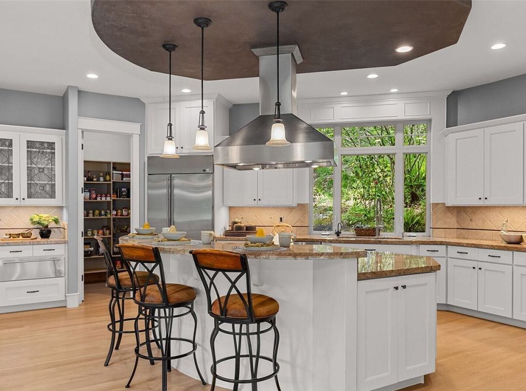 Lochwood Lozier Craftsman Estate