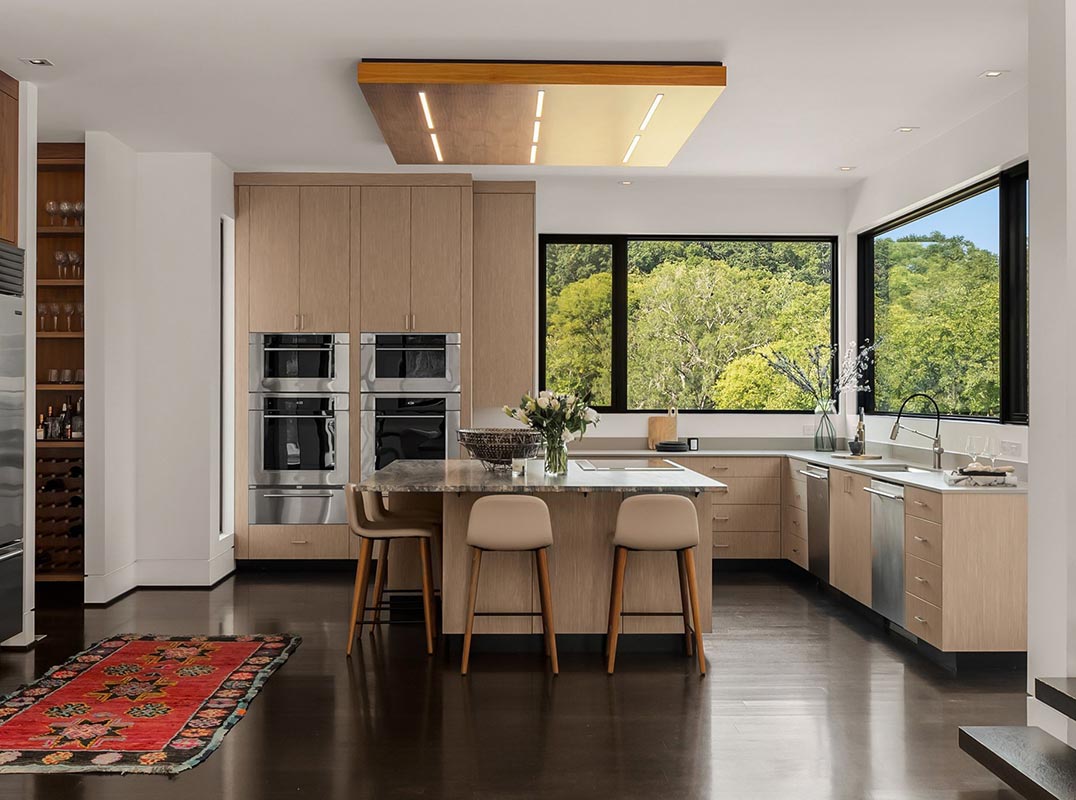Contemporary Hillside Retreat