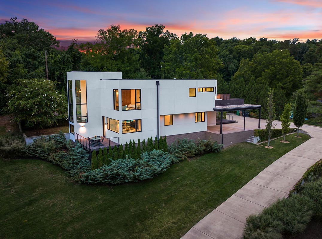 Contemporary Hillside Retreat