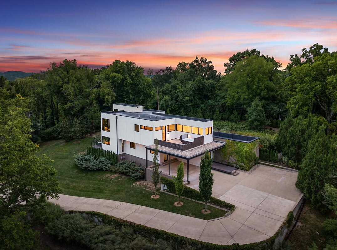 Contemporary Hillside Retreat