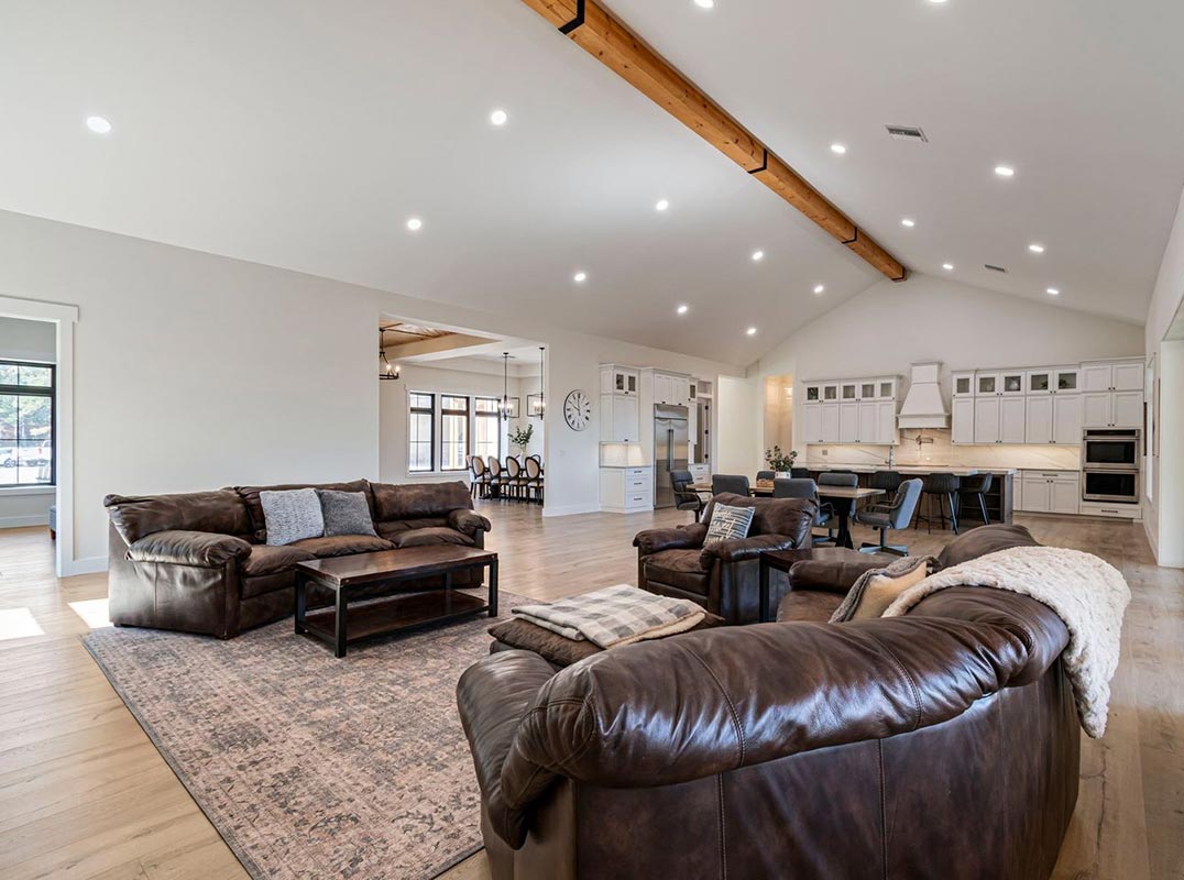 92-Acre Retreat Near Columbia