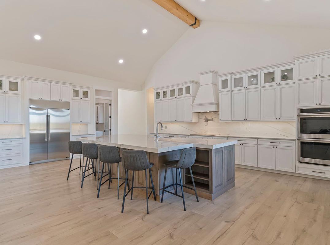 92-Acre Retreat Near Columbia