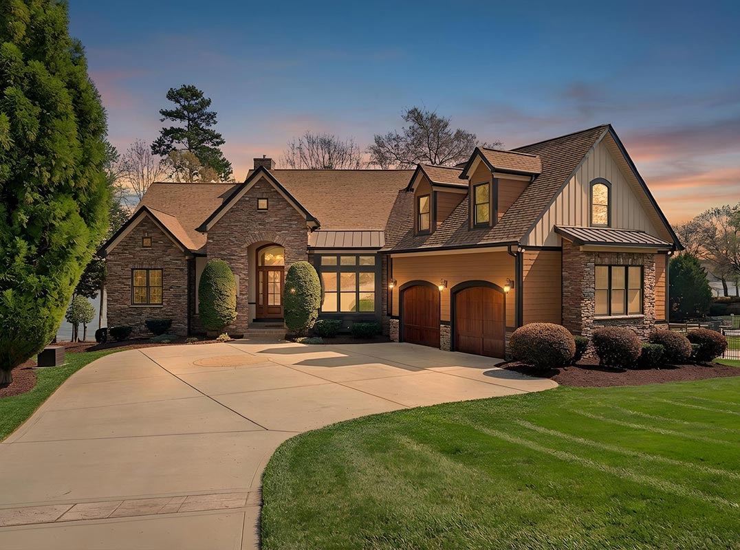 Waterfront Living at It's Best in Troutman