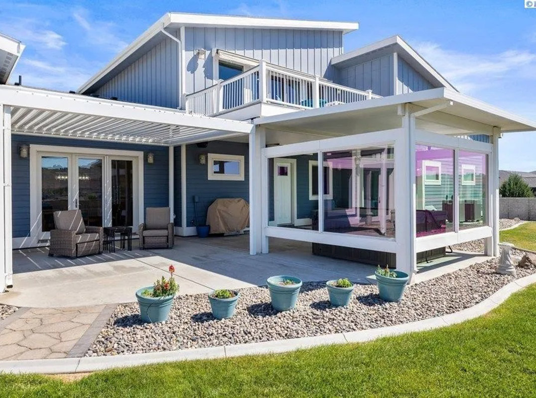 Incredible Kennewick Residence