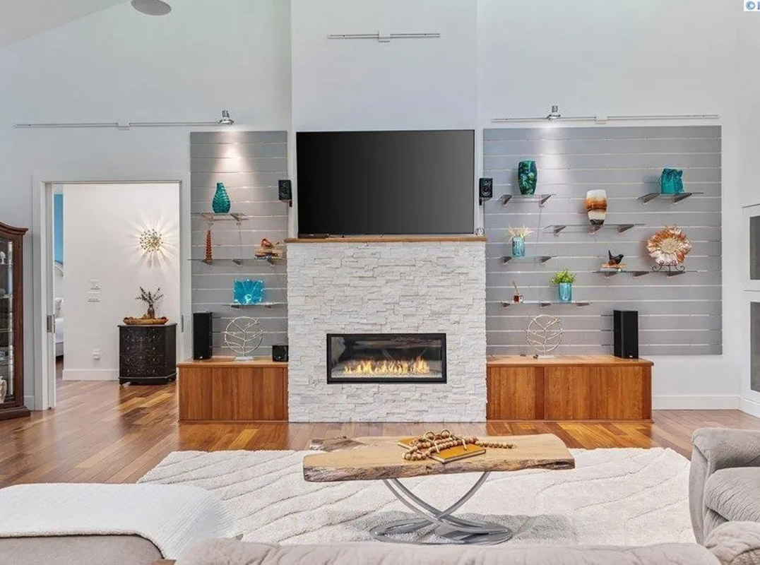 Incredible Kennewick Residence