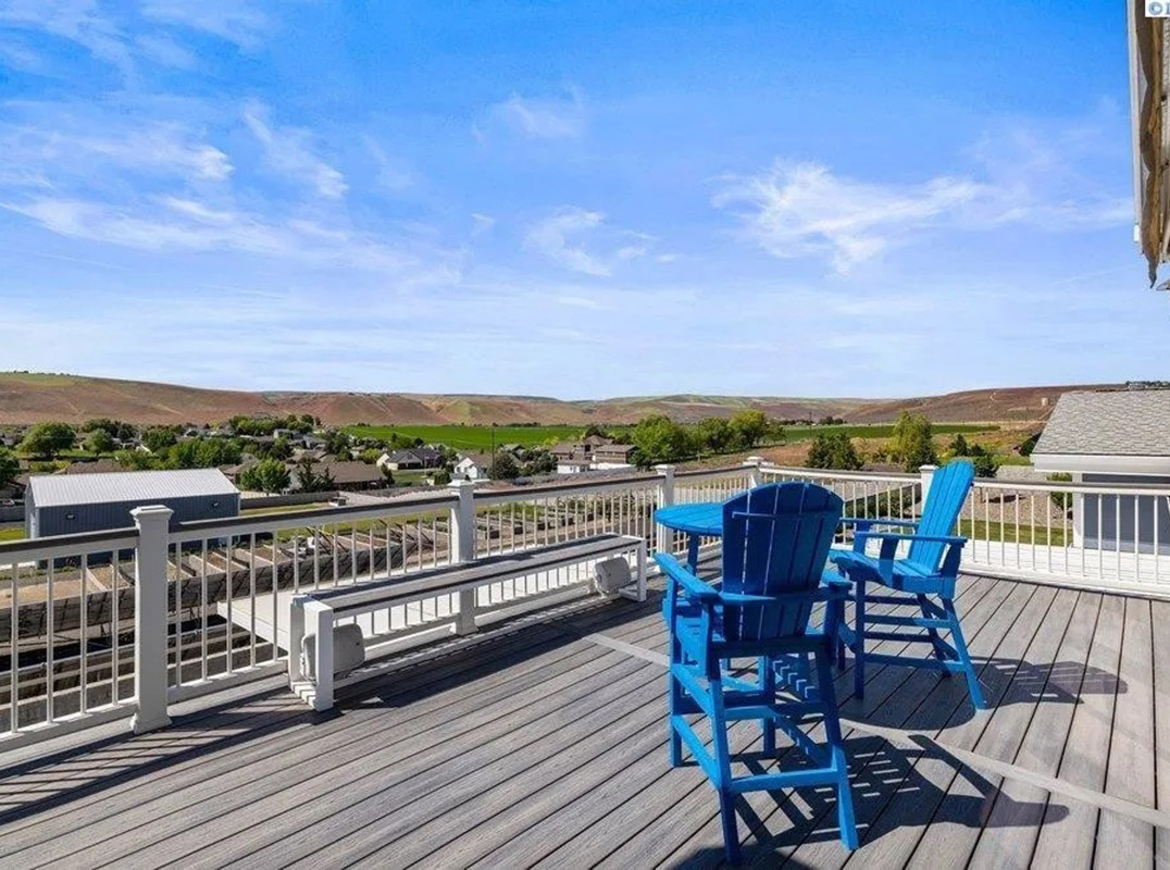 Incredible Kennewick Residence