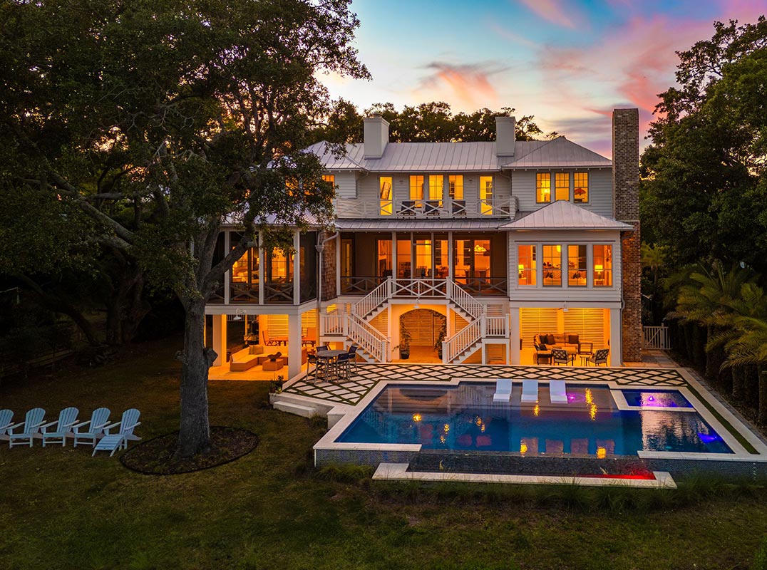 Private Waterfront in Seven Oaks