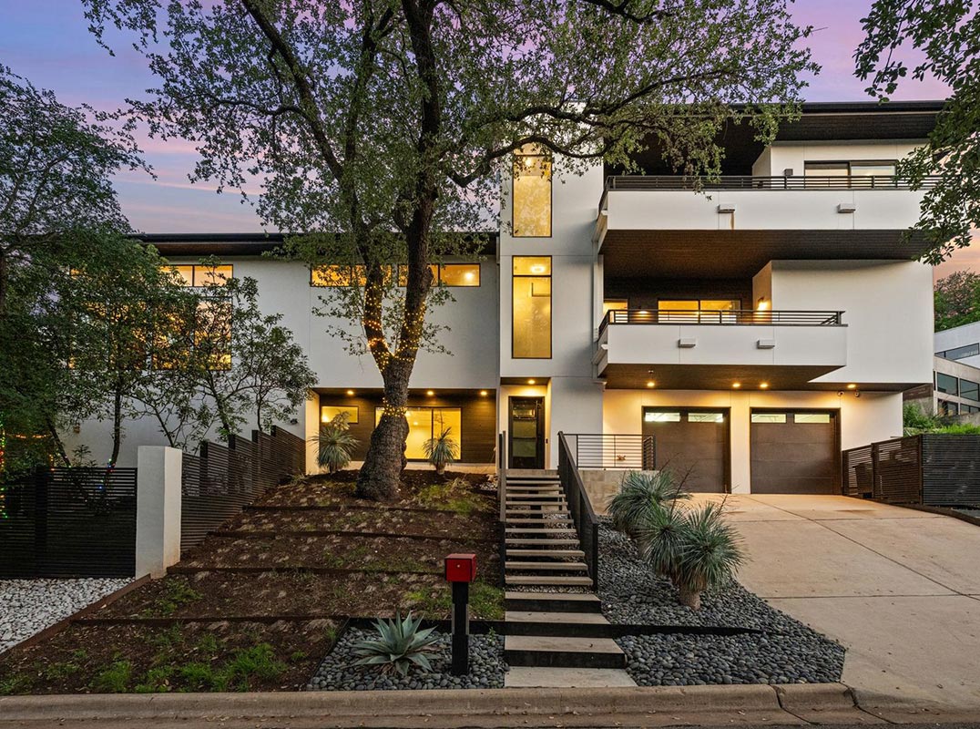 Breathtaking Custom-Built Modern Masterpiece