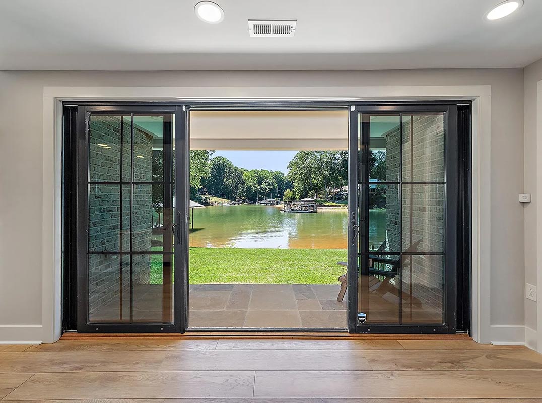 Set Along the Tranquil Shoreline of Lake Norman