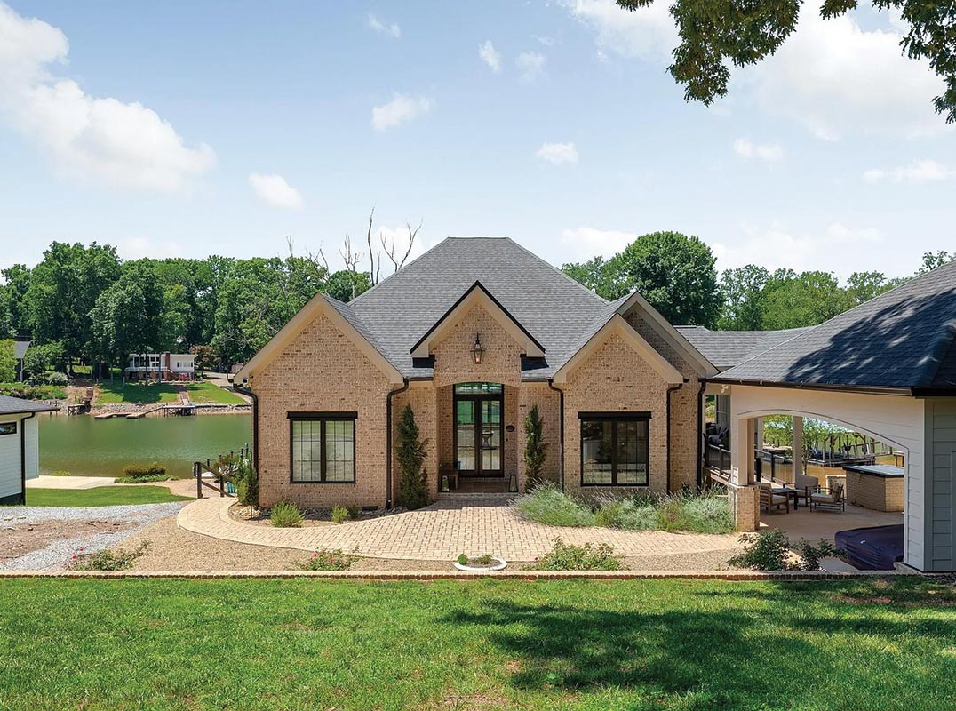 Set Along the Tranquil Shoreline of Lake Norman