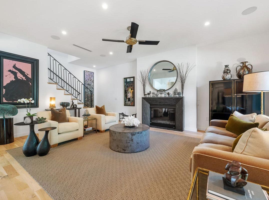 Modern Residence With Open Living Spaces