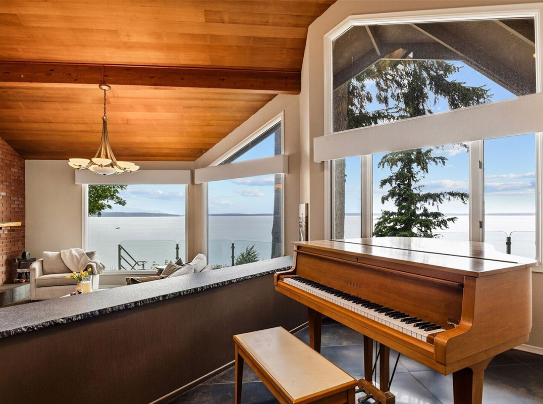Extraordinary PNW Residence