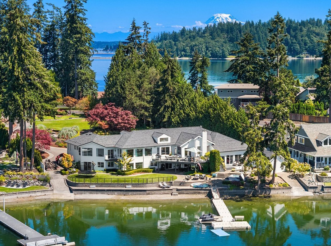 Impeccable Horsehead Bay Estate