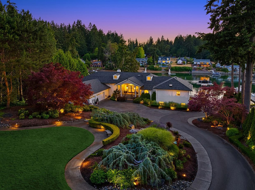 Impeccable Horsehead Bay Estate