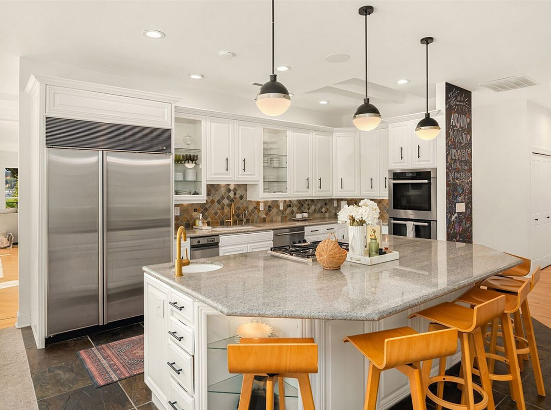 Impeccable Horsehead Bay Estate