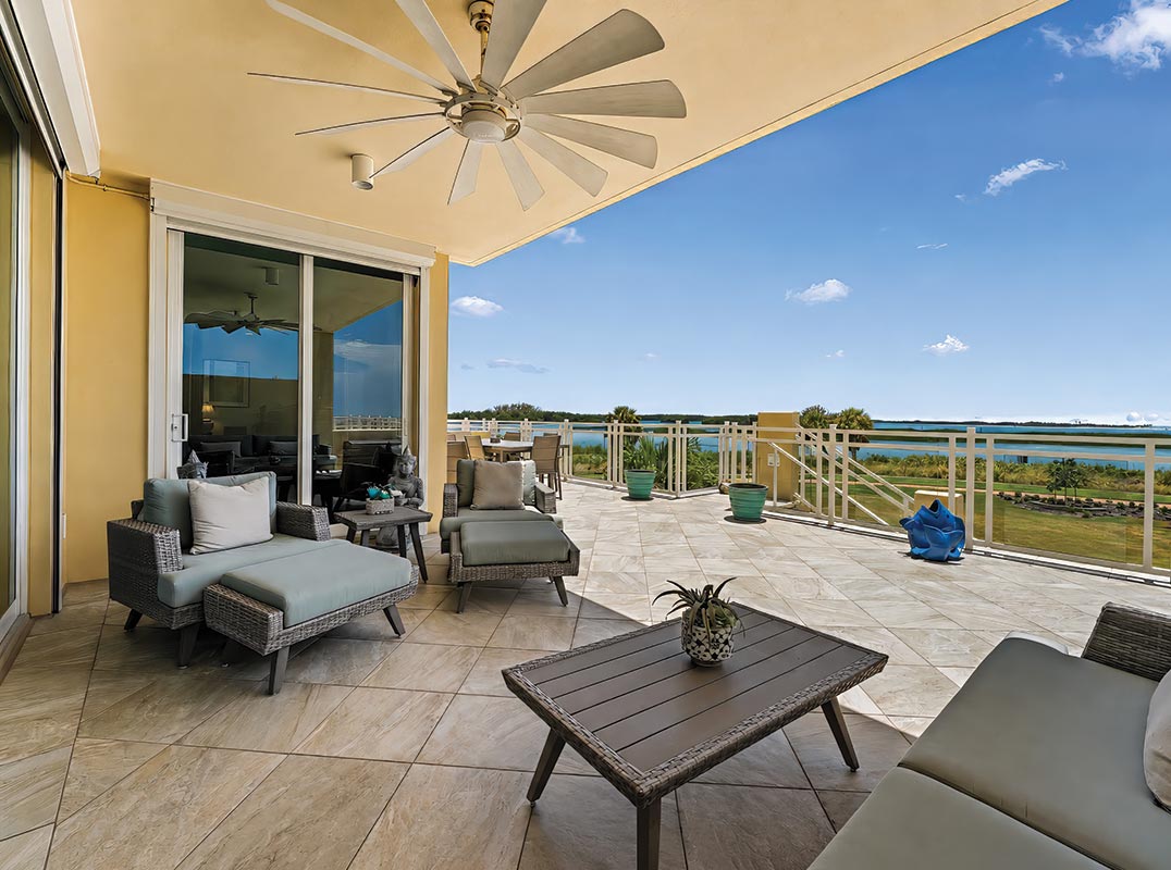 Luxurious Gulf Front Condo