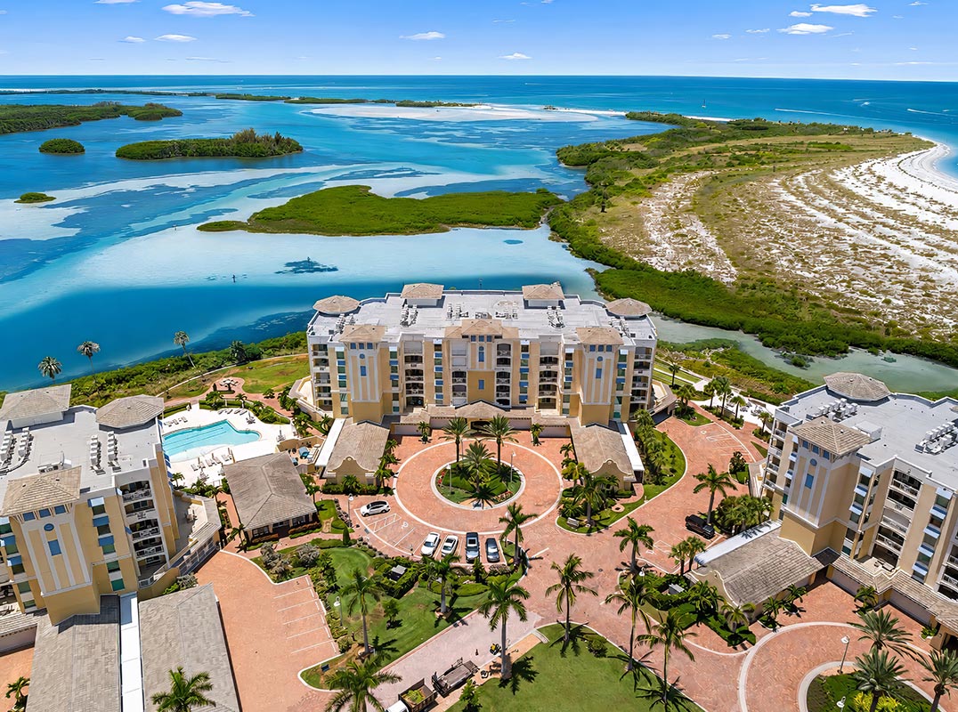 Luxurious Gulf Front Condo