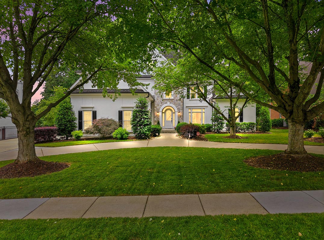 Beautifully Updated Luxury Residence Peninsula Country Club