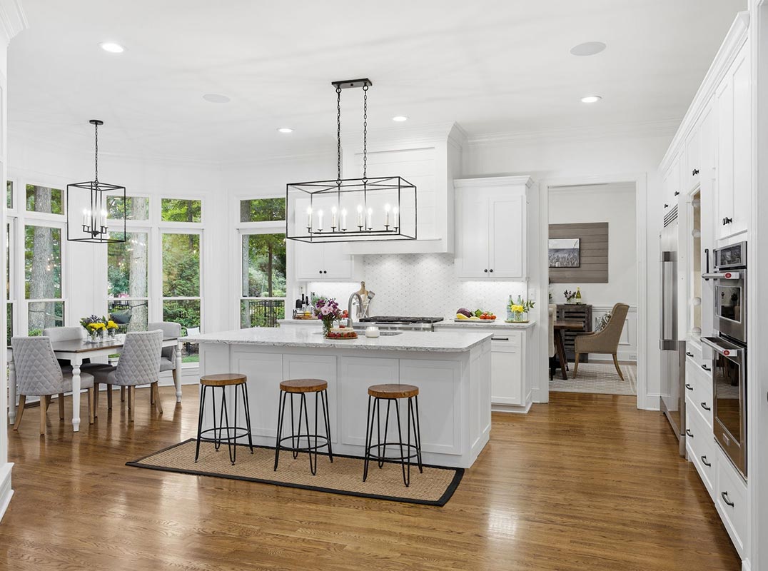 Beautifully Updated Luxury Residence Peninsula Country Club