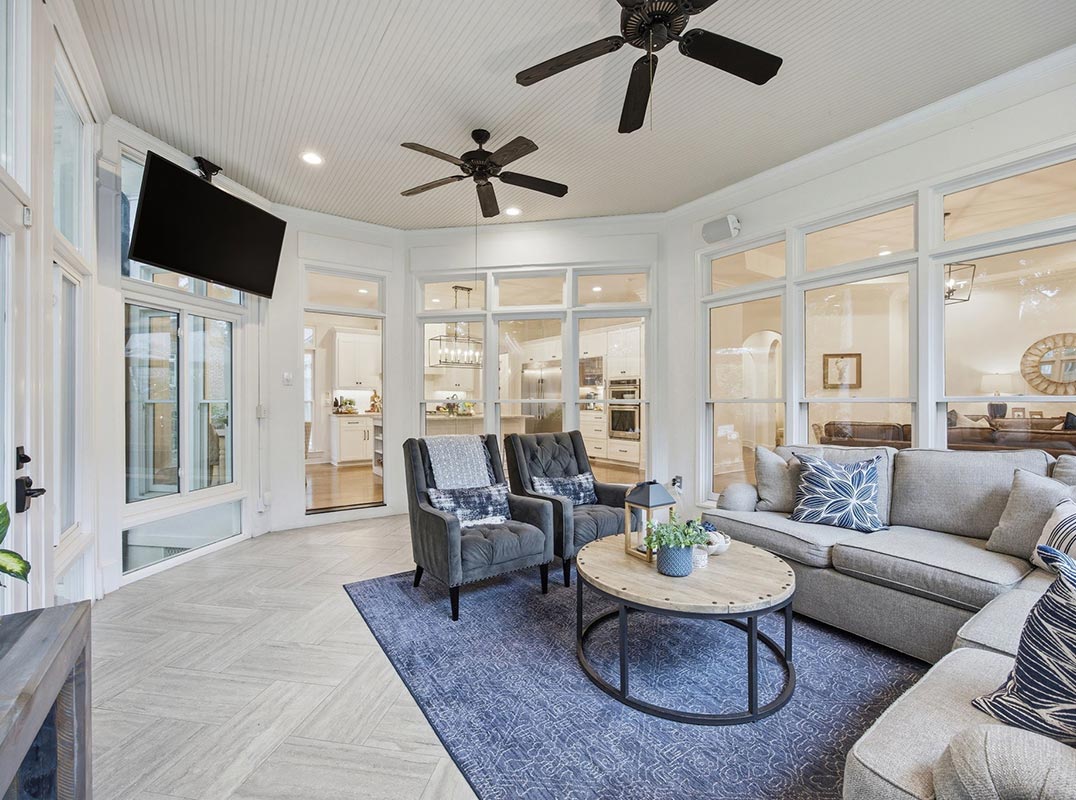 Beautifully Updated Luxury Residence Peninsula Country Club